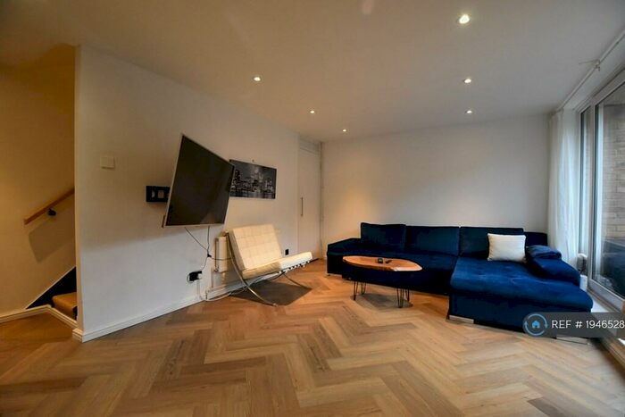 3 Bedroom Flat To Rent In St.Katherine&#;S Way, London, E1W