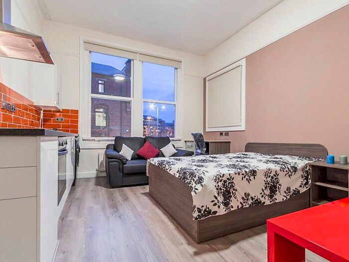 Studio To Rent In Queen Square, Leeds, LS2