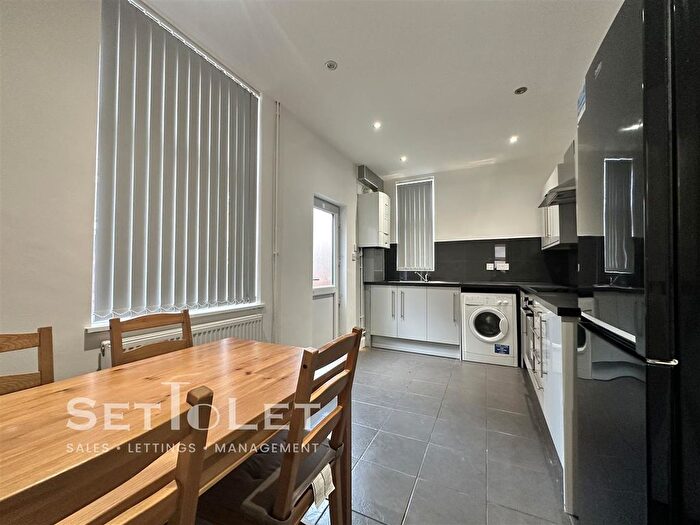 4 Bedroom Property To Rent In Equity Road, Leicester, LE3