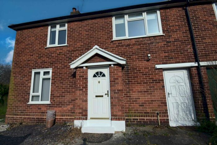 3 Bedroom Terraced House To Rent In Maple Grove, Brombourgh, CH62