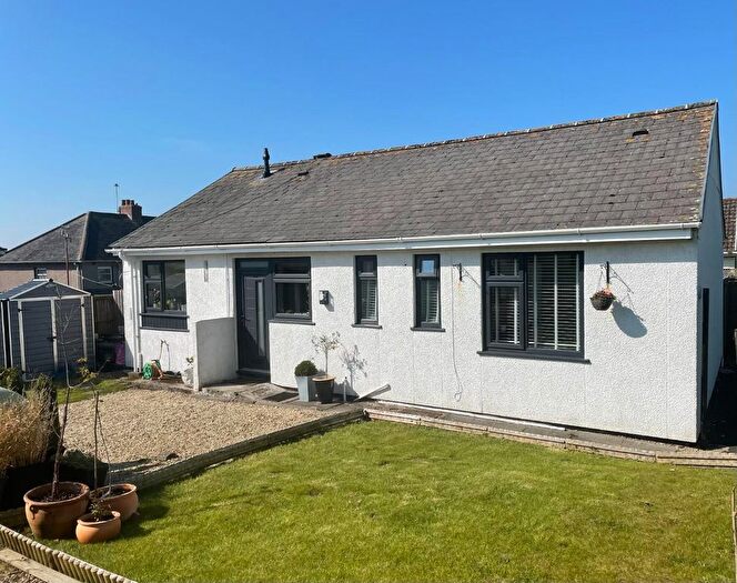 3 Bedroom Detached Bungalow For Sale In Joiners Road, Three Crosses, Swansea, SA4