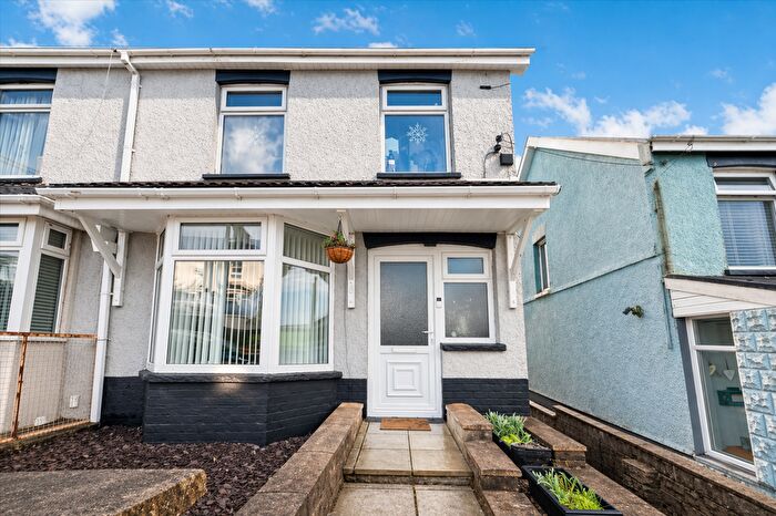 3 Bedroom Semi-Detached House For Sale In Beech Street, Porth, CF39