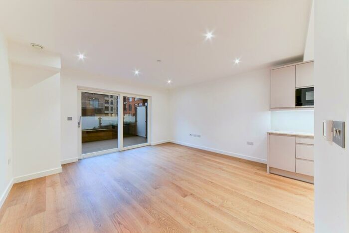 1 Bedroom Flat To Rent In Colindale Gardens, Thonrey Close, Colindale, London, NW9