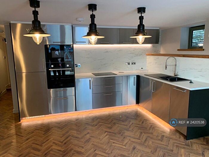 2 Bedroom Flat To Rent In Collards Lane, Haslemere, GU27