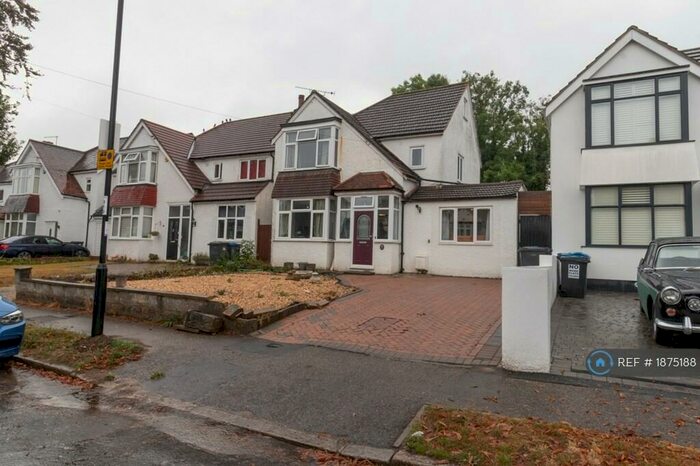 4 Bedroom Detached House To Rent In Windermere Road, Coulsdon, CR5