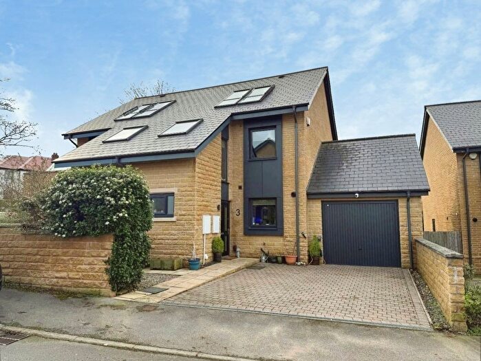 4 Bedroom Semi Detached House For Sale In Stansfield Close, Ilkley, LS29