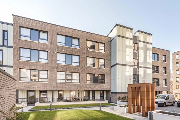 2 Bedroom Flat To Rent In Winchester Square, Surrey Quays, SE8