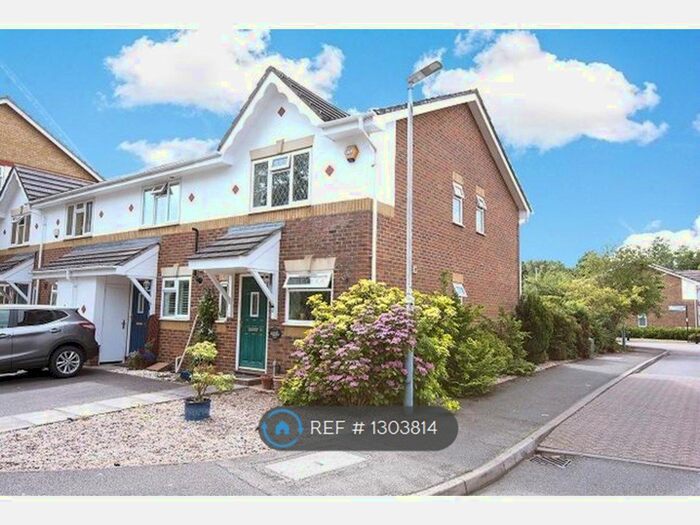 2 Bedroom End Of Terrace House To Rent In Patching Way, Hayes UB4