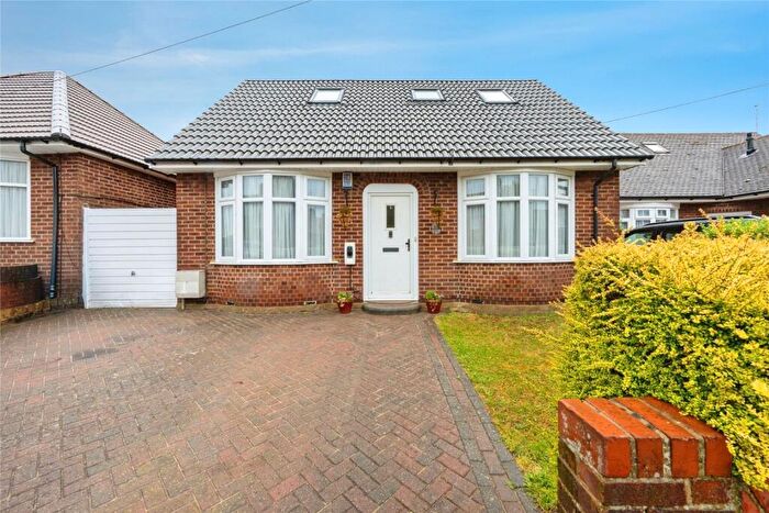 5 Bedroom Detached House For Sale In Clevedon Road, Luton, Bedfordshire, LU2