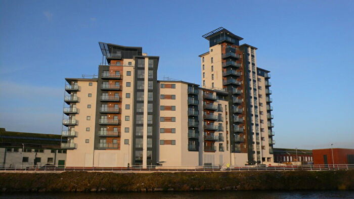 2 Bedroom Apartment To Rent In Overstone Court, Cardiff Bay, CF10
