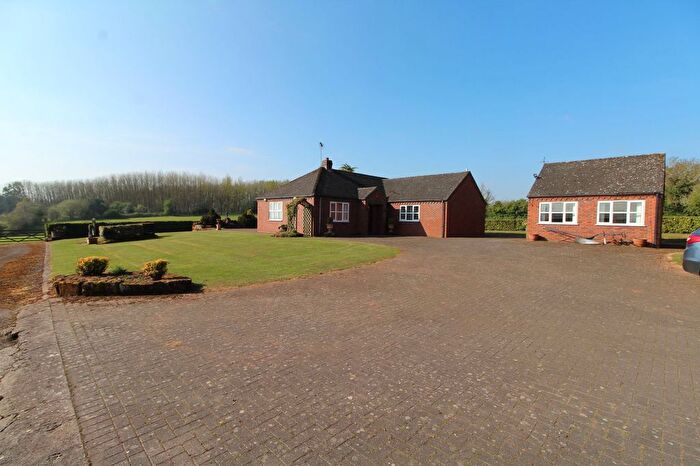 3 Bedroom Detached Bungalow For Sale In Mount Pleasant, Crossway Green, DY13