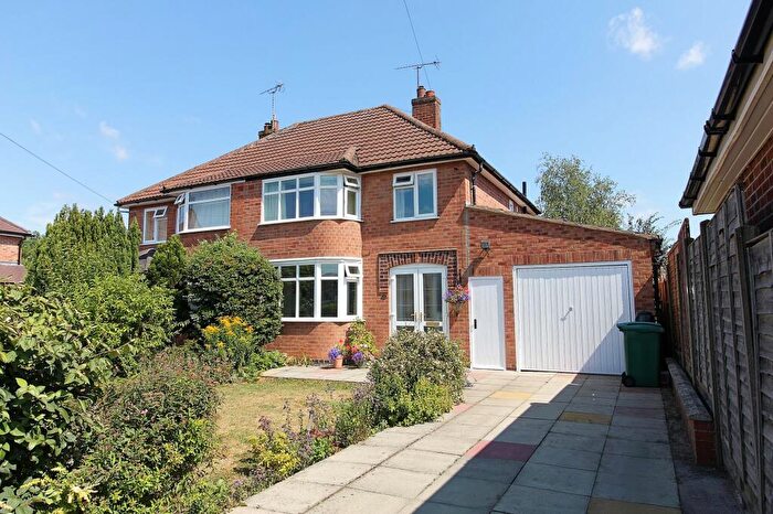 3 Bedroom Semi-Detached House For Sale In Newstead Avenue, Wigston, LE18