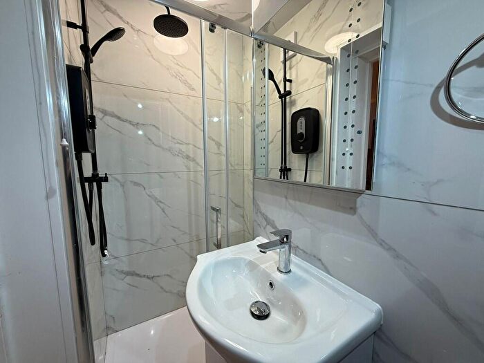 Studio To Rent In Chalvey Grove, Slough, Berkshire, SL1