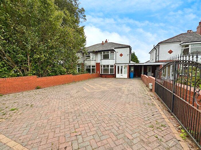 3 Bedroom Semi-Detached House For Sale In Bolton Road, Bury, BL8