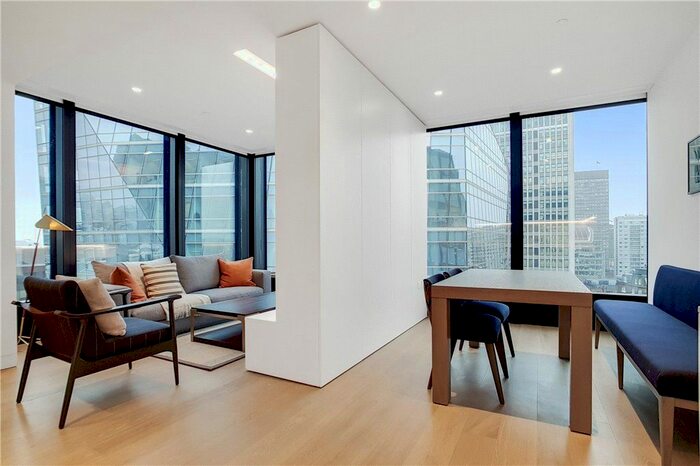 2 Bedroom Flat To Rent In Buckingham Gate, London, SW1E