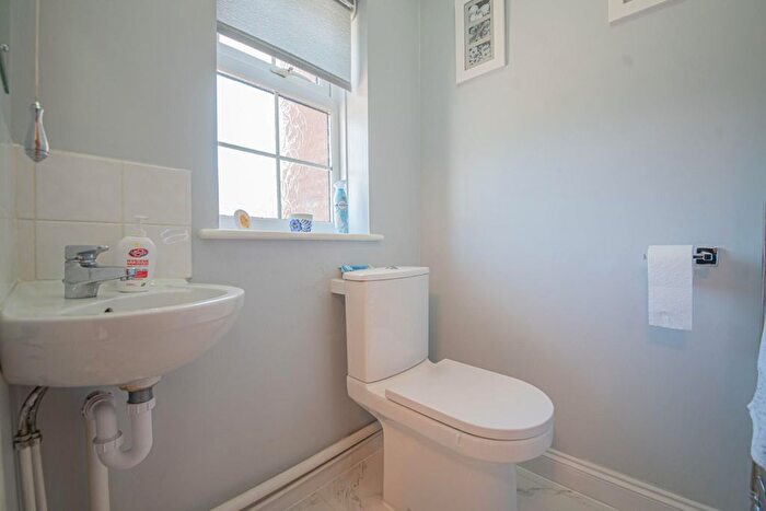 4 Bedroom Detached House For Sale In Cedar Wood Close, Fair Oak, Eastleigh, SO50