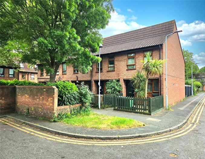2 Bedroom Terraced House For Sale In Neville Close, Leytonstone, E11