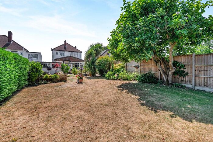3 Bedroom Detached House For Sale In London Road, Leybourne, ME19