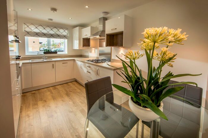 3 Bedroom Semi-Detached House For Sale In Saltshouse Road, Hull, HU8