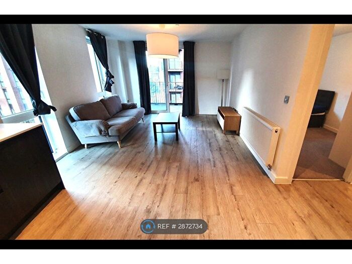 2 Bedroom Flat To Rent In Lockside Lane, Salford, M5