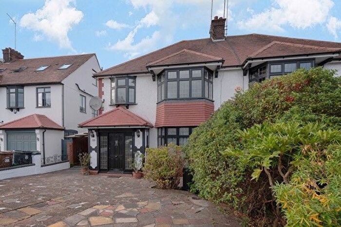 4 Bedroom Flat To Rent In Creighton Avenue, Hornsey, N10