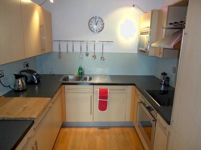 2 Bedroom Flat To Rent In Merchants Quay, East Street, Leeds, LS9
