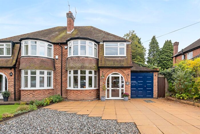 3 Bedroom Semi-detached House For Sale In Stoneleigh Road, Solihull, B91