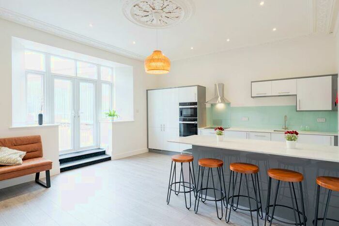 5 Bedroom Flat To Rent In Clifton Park Road, Bristol, BS8