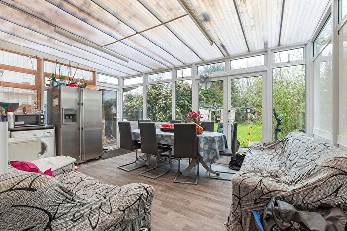 3 Bedroom Semi-detached House For Sale In Hunters Grove, Harrow, HA3