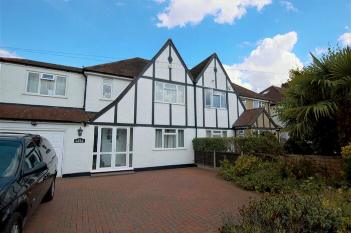 4 Bedroom Semi-Detached House To Rent In Tavistock Avenue, St Albans, AL1