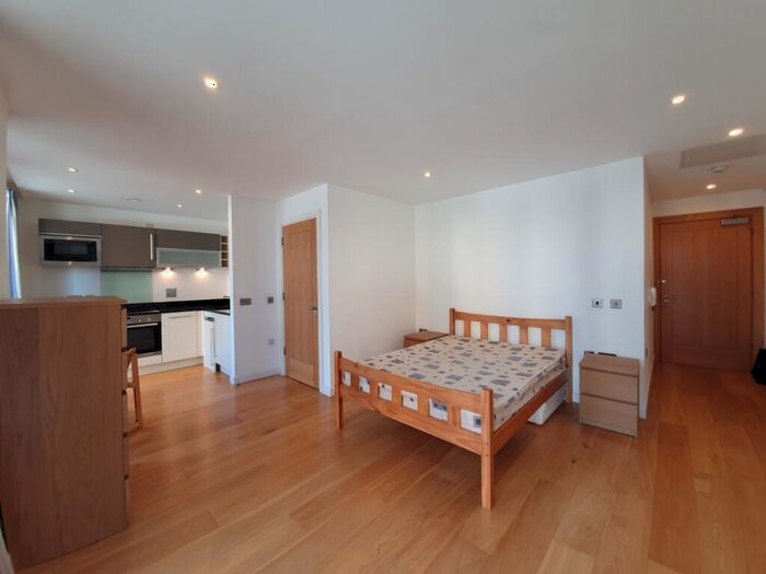 Apartment To Rent In Watermans Place Wharf Approach Leeds, LS1