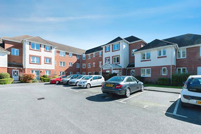 1 Bedroom Flat For Sale In Station Road, West Moors, Ferndown, BH22