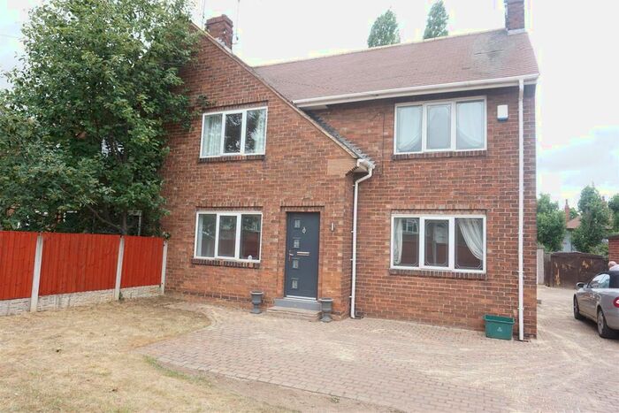 3 Bedroom Property To Rent In Lawn Avenue, Woodlands, Doncaster, DN6
