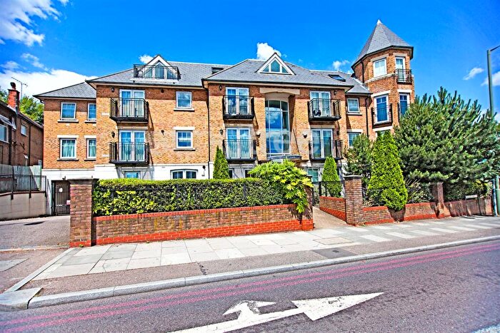 2 Bedroom Flat To Rent In Chatteris Court, Finchley Lane, Hendon, NW4