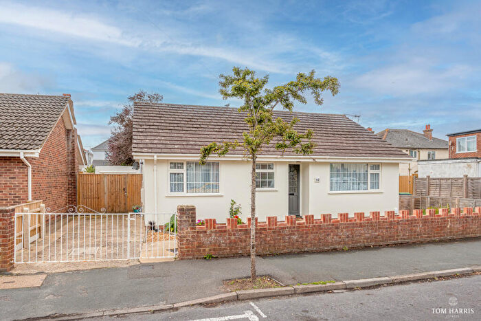 3 Bedroom Detached Bungalow For Sale In Stourbank Road, Christchurch, Dorset, BH23