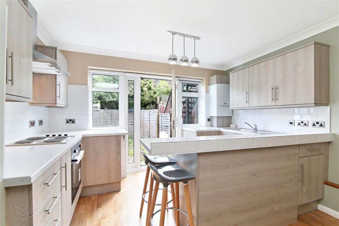 2 Bedroom Flat To Rent In Stanley Road, Morden, SM4