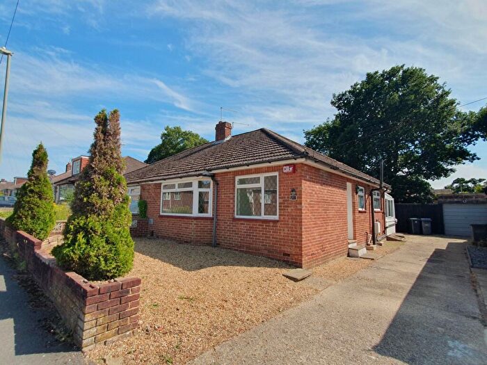 2 Bedroom Bungalow To Rent In Linda Grove, Waterlooville, PO8