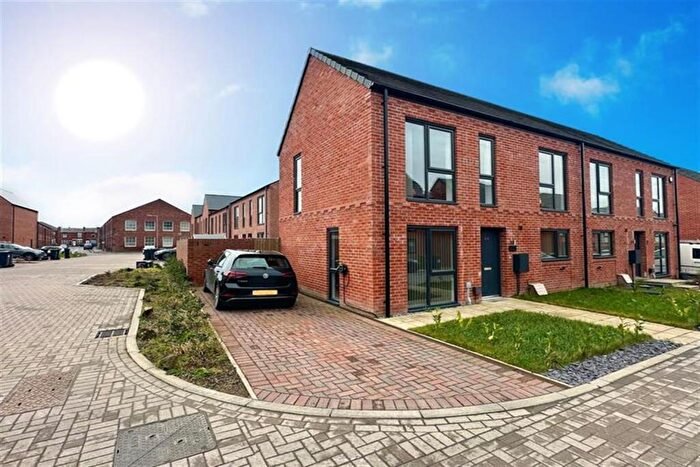 3 Bedroom Semi-Detached House To Rent In Hattersby Lane, Stockport, SK2