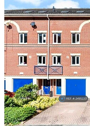4 Bedroom Terraced House To Rent In Applecross Close, Rochester, ME1