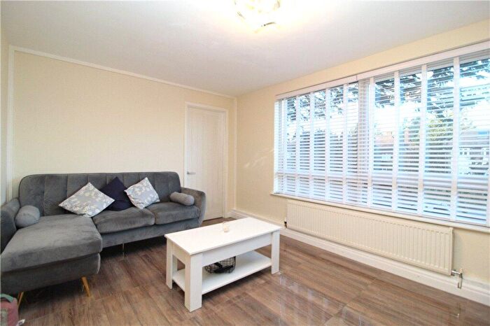 2 Bedroom Apartment To Rent In Warham Road, South Croydon, CR2