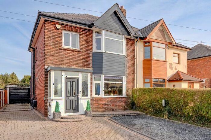3 Bedroom Semi-Detached House For Sale In Southport Road, Ormskirk, L39