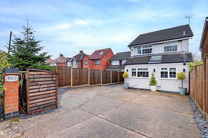 3 Bedroom Semi-Detached House For Sale In Annesley Road, Hucknall, NG15