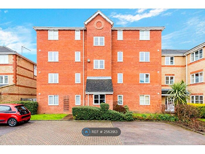 2 Bedroom Flat To Rent In Concord Court, Kingston Upon Thames, KT1