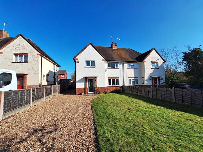 4 Bedroom Semi-Detached House To Rent In Emmbrook Road, RG41