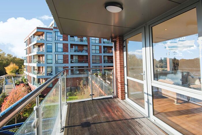 2 Bedroom Flat To Rent In Lighterage Court, High Street, Brentford, TW8