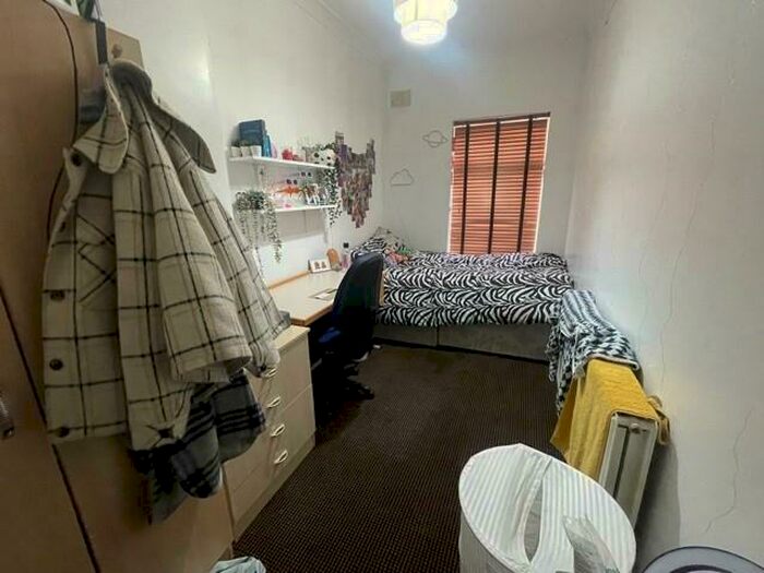 6 Bedroom Private Hall To Rent In Standish Road (), Fallowfield, Manchester, M14