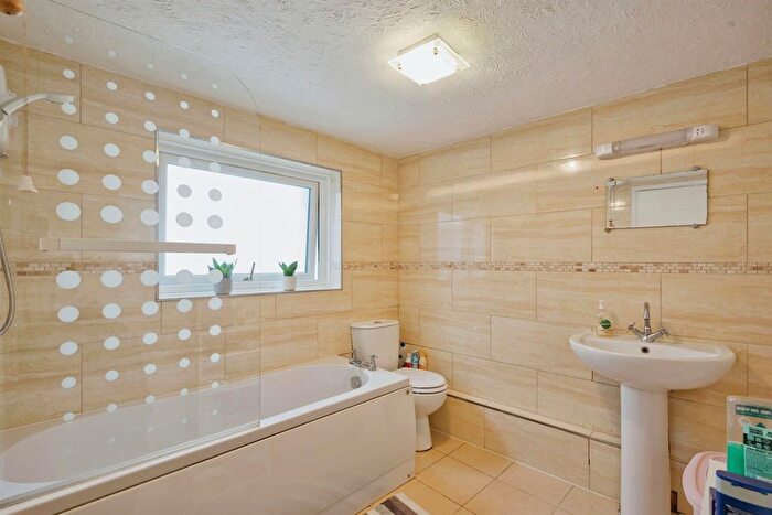1 Bedroom Flat For Sale In Hopcott Road, Minehead, TA24