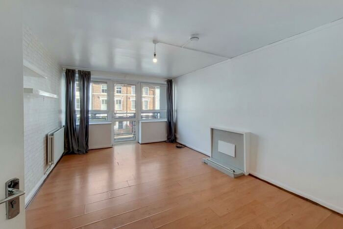 3 Bedroom Flat To Rent In Crossway Court, - Endwell Road, London, Greater London, SE4