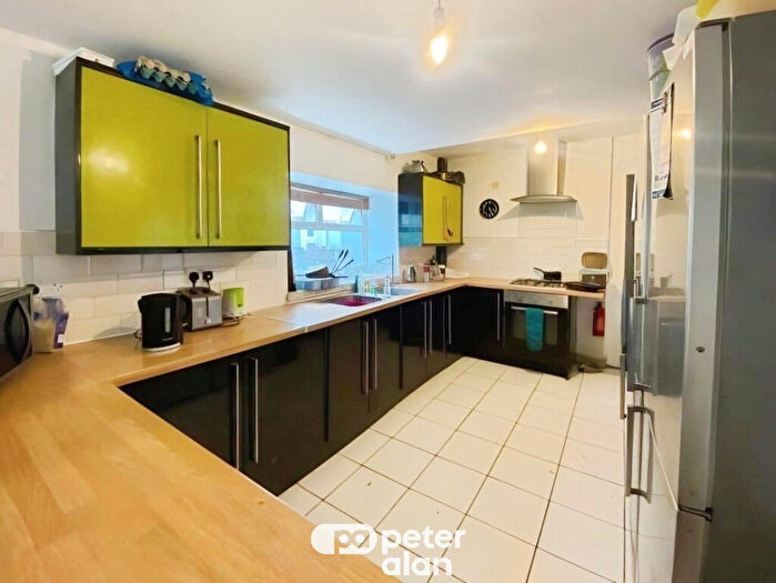 1 Bedroom Flat To Rent In Richmond Road, Cardiff, CF24