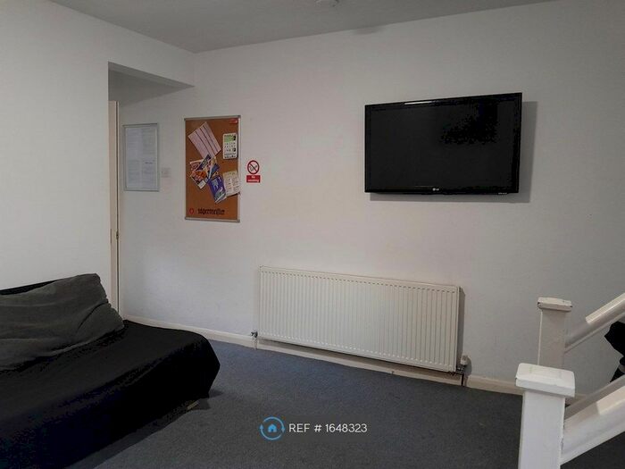 5 Bedroom Terraced House To Rent In Swainstone Road, Reading, RG2